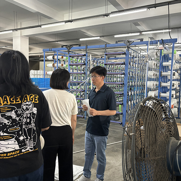 پلانٹ کا دورہ کرنے والے کوریائی صارفین کے لئے اپنی مرضی کے مطابق خصوصی فلٹر کپڑے پلانٹ کا دورہ کرنے والے کوریائی صارفین کے لئے اپنی مرضی کے مطابق خصوصی فلٹر کپڑے