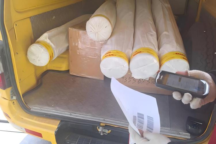 بلغاریائی کلائنٹ کو اعلیٰ درجے کے اینٹی سٹیٹک فلٹر فیبرک کی کامیاب ترسیل